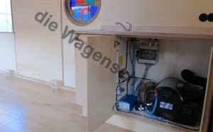 Miniküche mit Truma Combi6 Heizung und Boiler.